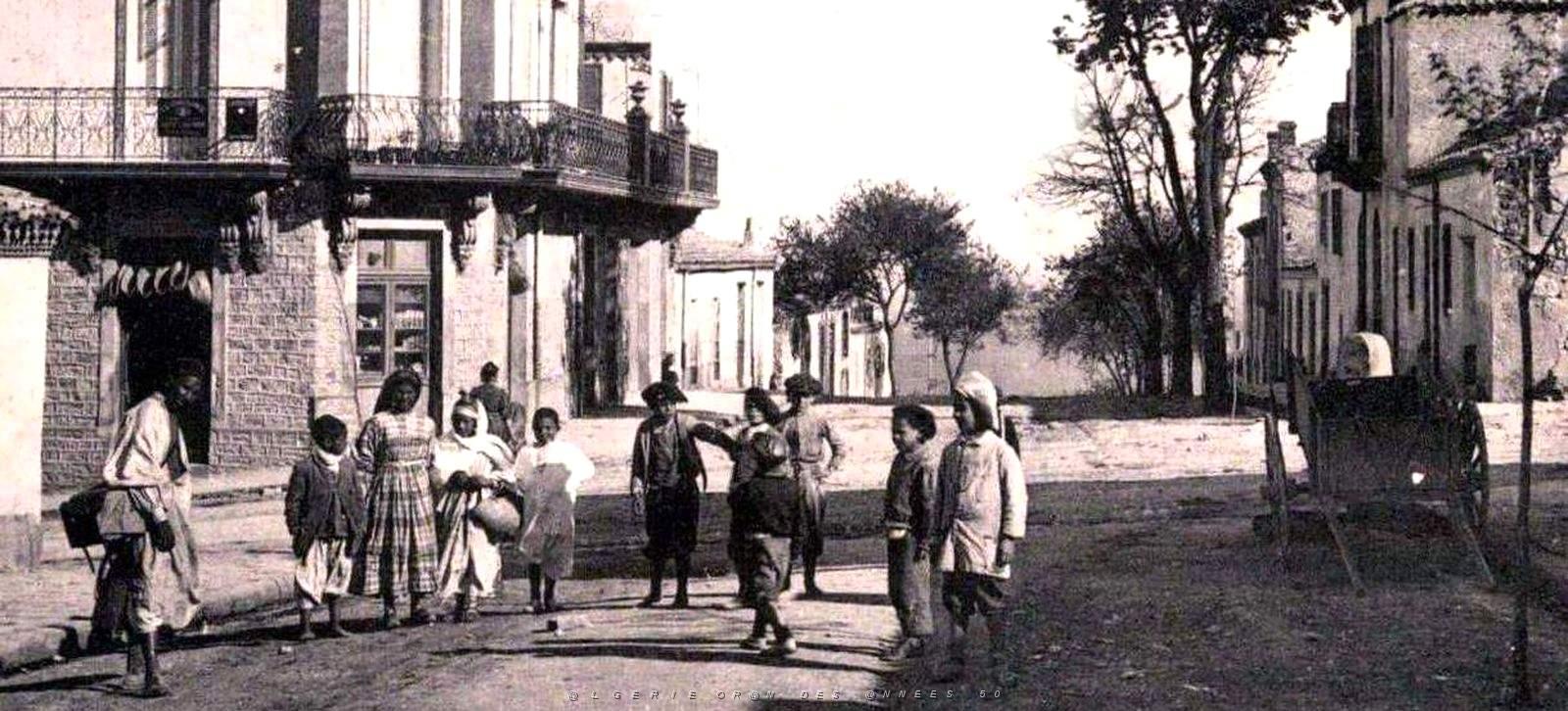 1828- Tiaret - Rue2 Clauzel en 1912.jpg